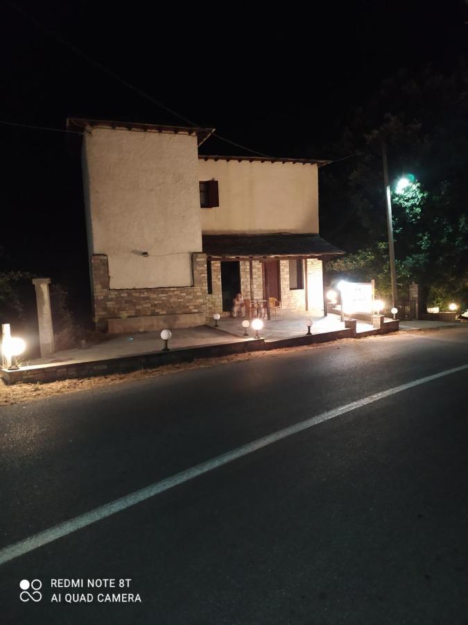 Zoe Daire Áyios Dhimítrios Dış mekan fotoğraf